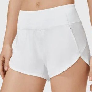 Outdoor Voices Hudson 2.5 Short in White, size S